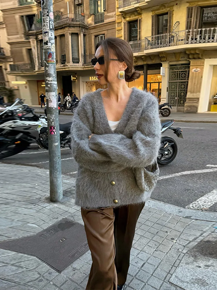 homair femmes pull avec écharpe gris manches longues col en v simple boutonnage femme cardigan 2025 automne mode confortable dame tricots homair femmes pull avec écharpe gris manches longues col en v simple boutonnage femme cardigan 2025 automne mode confortable dame tricots