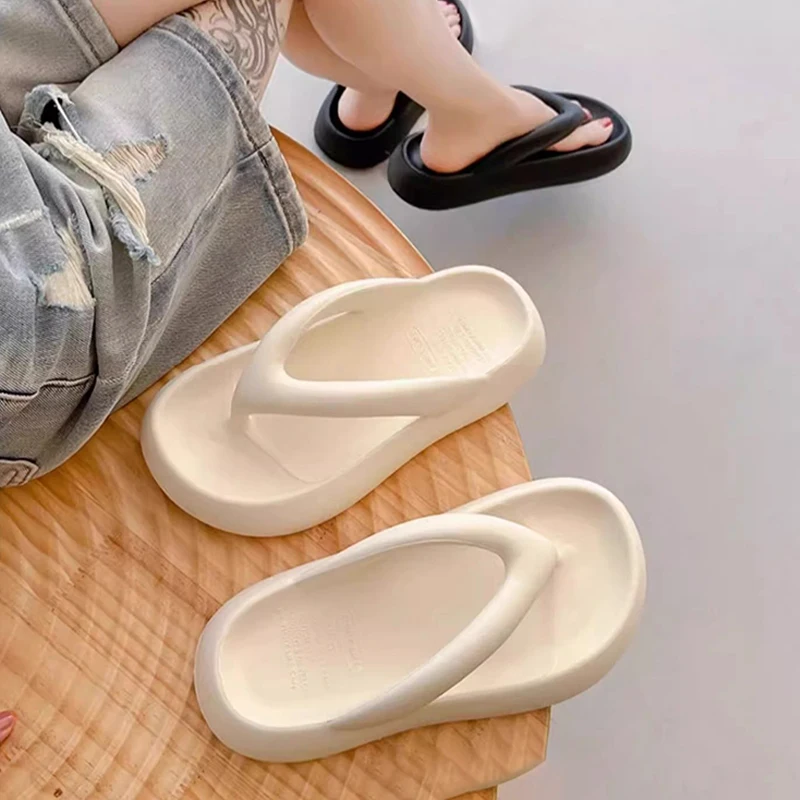 tongs japonaises à semelles épaisses pour femmes, vêtements d'extérieur d'été, nouvelles chaussures de plage eva antidérapantes et anti odeur augmentant la hauteur, 2024 tongs japonaises à semelles épaisses pour femmes, vêtements d'extérieur d'été, nouvelles chaussures de plage eva antidérapantes et anti odeur augmentant la hauteur, 2024