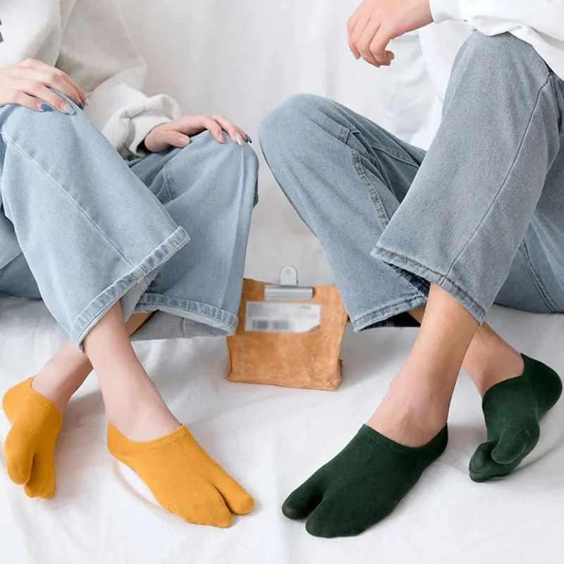 couple tabi chaussettes deux doigts coton peigné bateau chaussettes solide respirant deux orteils antidérapant invisible coupe basse chaussettes pour femmes hommes couple tabi chaussettes deux doigts coton peigné bateau chaussettes solide respirant deux orteils antidérapant invisible coupe basse chaussettes pour femmes hommes