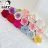 Bouquet de fleurs au Crochet, bourgeons de Roselle mignons, tissé à la main, décor créatif de Bouquet de fête de mariage Bouquet de fleurs au Crochet, bourgeons de Roselle mignons, tissé à la main, décor créatif de Bouquet de fête de mariage