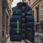 Veste gilet avec logo Kawasaki, décontractée et élégante, chaude pour hommes et femmes, adaptée aux sports d’automne et au cyclisme d’hiver. Veste gilet avec logo Kawasaki, décontractée et élégante, chaude pour hommes et femmes, adaptée aux sports d’automne et au cyclisme d’hiver.