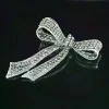 Broches ornementales chics avec nœud en perles et strass vintage ; Accessoire flexible pour tous les cadeaux de tenue pour femmes. Broches ornementales chics avec nœud en perles et strass vintage ; Accessoire flexible pour tous les cadeaux de tenue pour femmes.