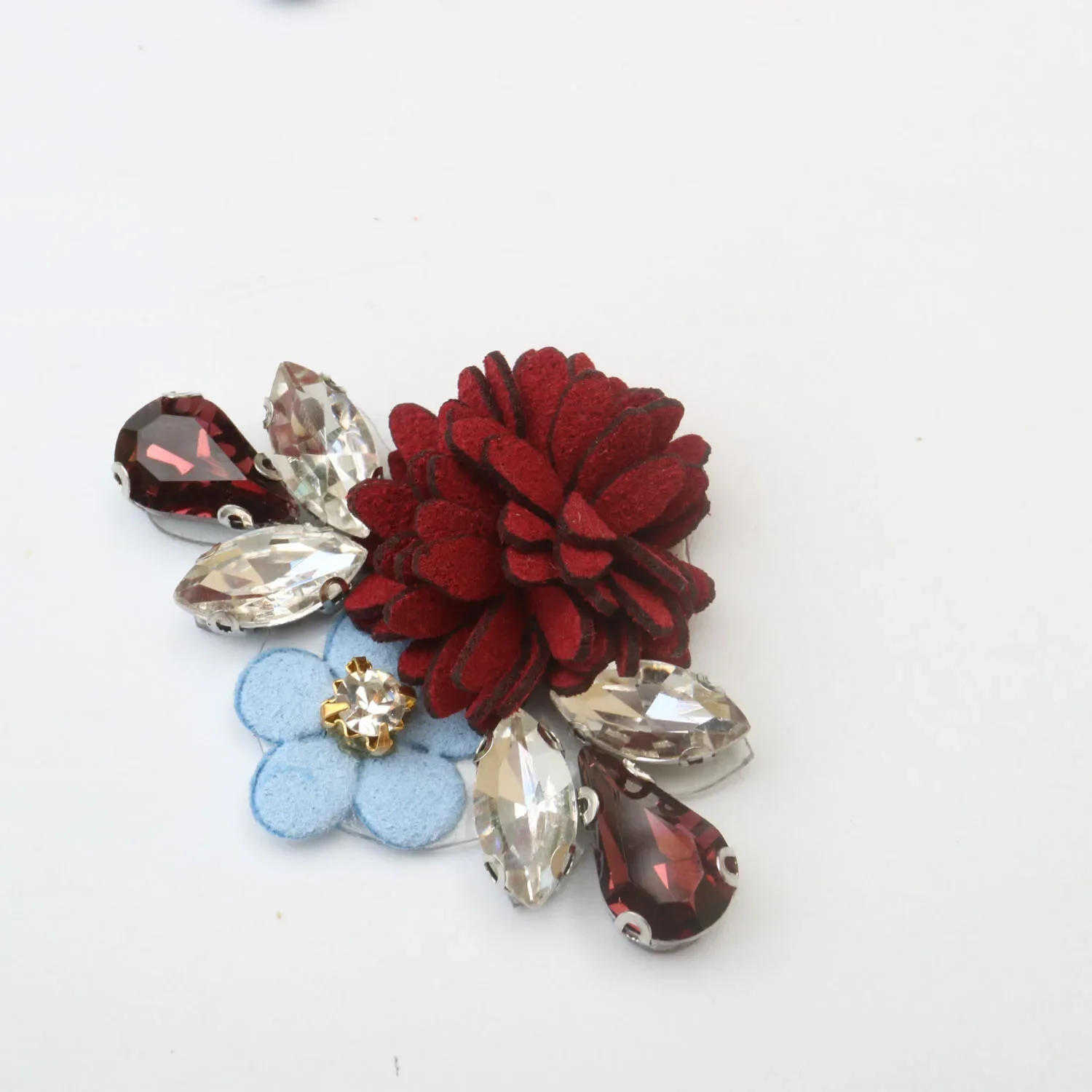 1pc fleur perlée appliques patchs pour vêtements bricolage fer sur strass broderie applique parches bordados para ropa 1pc fleur perlée appliques patchs pour vêtements bricolage fer sur strass broderie applique parches bordados para ropa