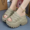 pantoufles à semelles compensées confortables et décontractées de 10cm, chaussures légères à enfiler, sandales d'été souples eva pour femmes