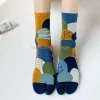 1 paire de chaussettes jacquard colorées à deux orteils pour femmes, en coton doux et respirant, à bout fendu, plantes chics amusantes, chaussettes tabi à rayures léopard