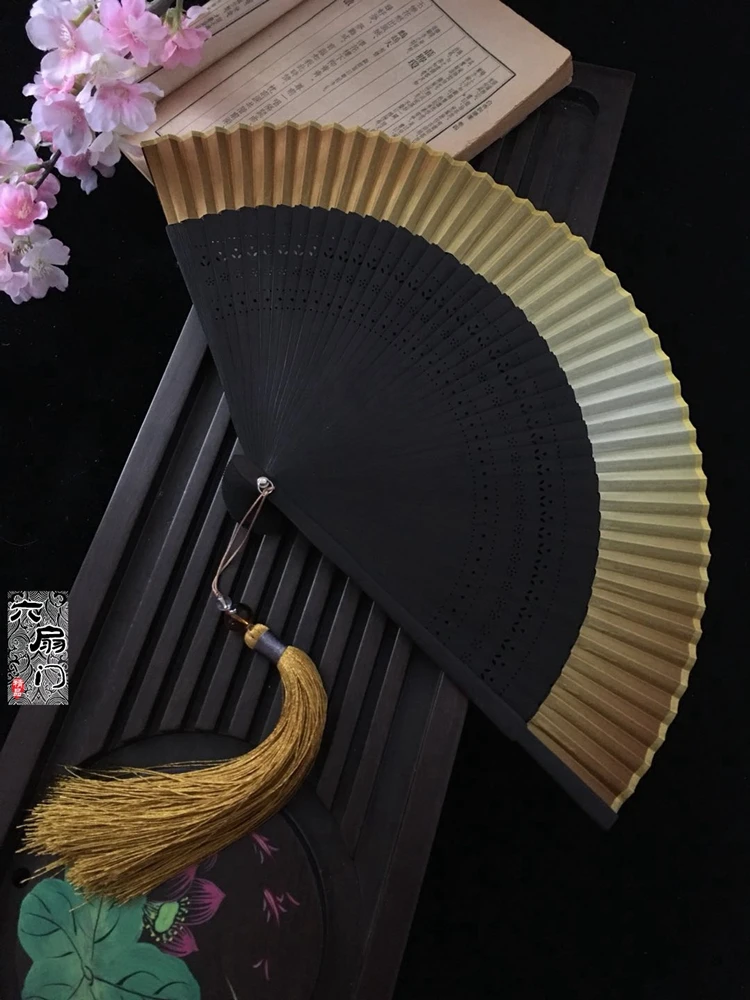 Éventail pliant de style japonais edo, kimono féminin, véritable petite fleur sculptée, nickel é, blanc, doré Éventail pliant de style japonais edo, kimono féminin, véritable petite fleur sculptée, nickel é, blanc, doré