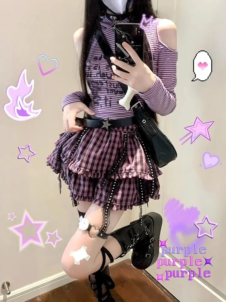 ensemble deux pièces gothique japonais harajuku y2k pour femmes, sweat à capuche rayé à épaules dénudées + jupes à gâteau à carreaux punk, ensemble de sous culture pour fille chaude ensemble deux pièces gothique japonais harajuku y2k pour femmes, sweat à capuche rayé à épaules dénudées + jupes à gâteau à carreaux punk, ensemble de sous culture pour fille chaude