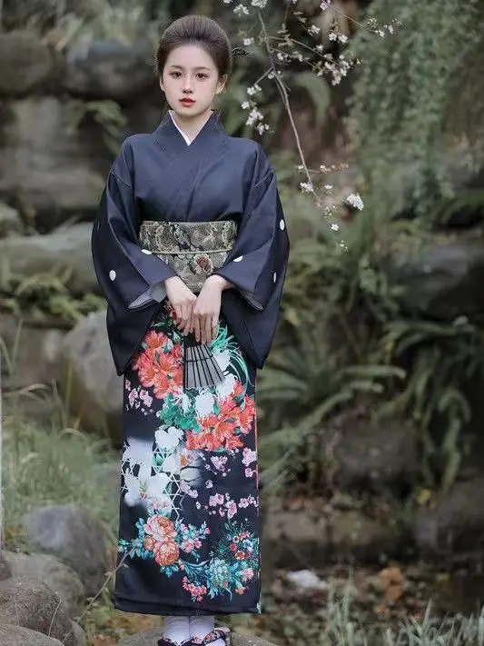 robe longue de style vintage pour femmes, kimono japonais traditionnel, noir, peignoir, vêtements de cosplay, robe de photographie, entrée de document, 2023 robe longue de style vintage pour femmes, kimono japonais traditionnel, noir, peignoir, vêtements de cosplay, robe de photographie, entrée de document, 2023