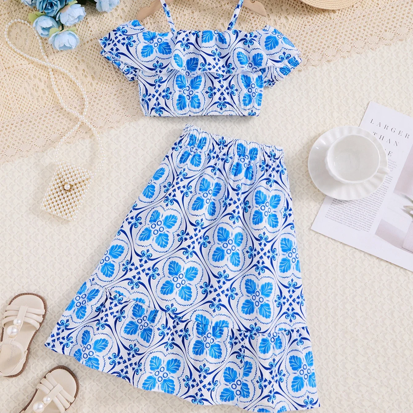 ensemble de tenue florale bleue bohème, haut court exclusif à col licou et jupe portefeuille à fente haute, 2 pièces, ensemble de plage d'été pour femmes ensemble de tenue florale bleue bohème, haut court exclusif à col licou et jupe portefeuille à fente haute, 2 pièces, ensemble de plage d'été pour femmes