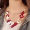 collier bavoir de style ethnique vintage avec pendentifs décoratifs en bois, collier folklorique unique fait à la main pour femmes, usage quotidien