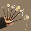 fleur gland perle bâtons de cheveux en bois fourchette à cheveux épingle à cheveux style chinois à la main floral bâton de cheveux femmes hanfu cheveux accessoires
