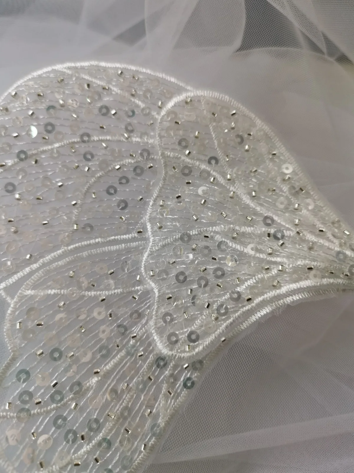 patchs en dentelle avec nœud brodé de perles argentées, voile de mariée, robe de mariée, vêtements, couvre chef, accessoires de couture patchs en dentelle avec nœud brodé de perles argentées, voile de mariée, robe de mariée, vêtements, couvre chef, accessoires de couture