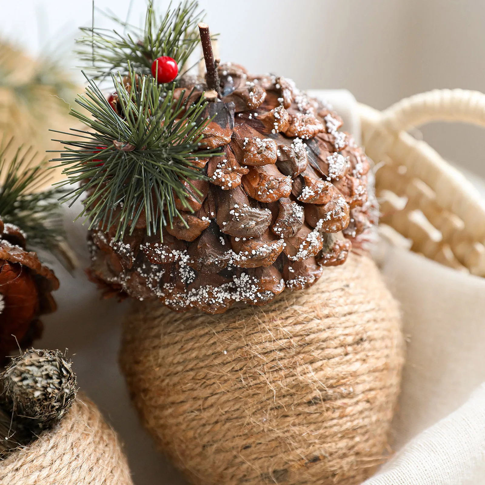 corde de chanvre écureuil en bois faite à la main, artisanat, ornements de bureau, décoration rustique de noël, cadeau de vacances créatif corde de chanvre écureuil en bois faite à la main, artisanat, ornements de bureau, décoration rustique de noël, cadeau de vacances créatif