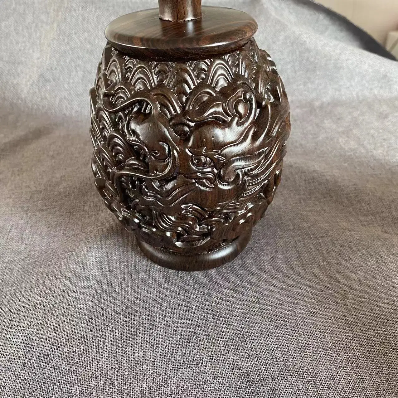 Théière en ébène sculptée à la main, pot à thé maître quotidien pour la maison, fournitures de service à thé Kung Fu chinois, Sculpture en bois massif, théière en ébène Théière en ébène sculptée à la main, pot à thé maître quotidien pour la maison, fournitures de service à thé Kung Fu chinois, Sculpture en bois massif, théière en ébène
