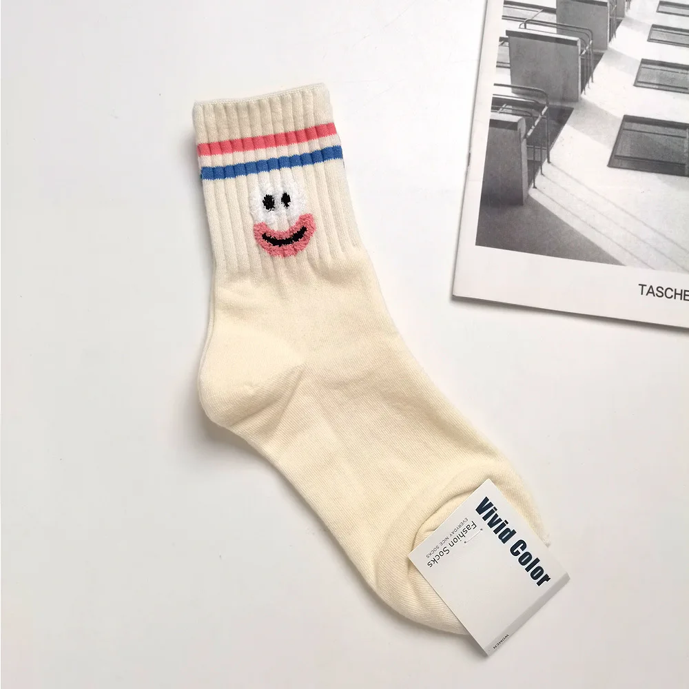 chaussettes de créateurs style coréen dessin animé mignon expression ludique chaussettes femmes à la mode japonais pur coton amusant original mi mollet chaussettes chaussettes de créateurs style coréen dessin animé mignon expression ludique chaussettes femmes à la mode japonais pur coton amusant original mi mollet chaussettes