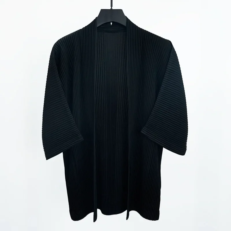 miyake veste plissée hommes cardigan japonais 2025 printemps et été nouveau plissé hommes ample grands yards veste cent hauts amples miyake veste plissée hommes cardigan japonais 2025 printemps et été nouveau plissé hommes ample grands yards veste cent hauts amples