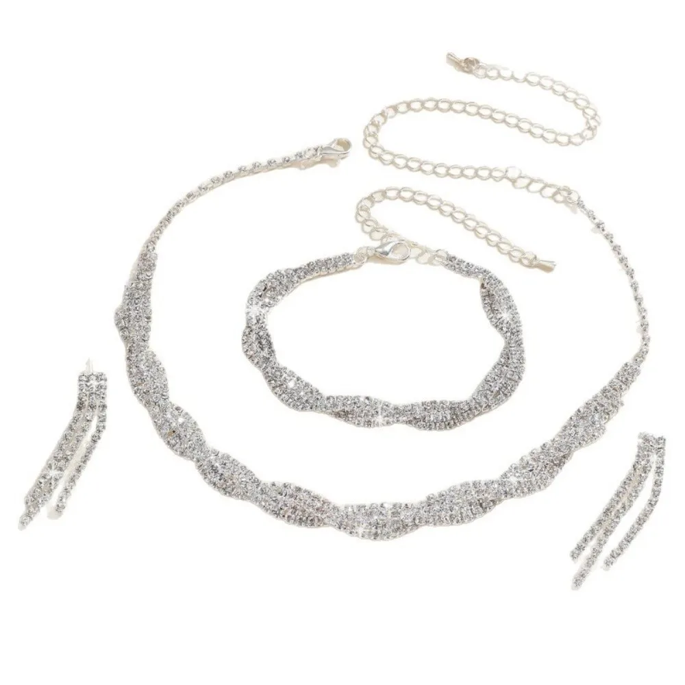 ensemble de bijoux de mariée élégants à la mode, collier et boucles d'oreilles de luxe scintillants, accessoires de mariage exquis en alliage, occasions de bal ensemble de bijoux de mariée élégants à la mode, collier et boucles d'oreilles de luxe scintillants, accessoires de mariage exquis en alliage, occasions de bal