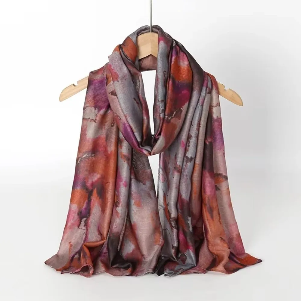 Écharpe en satin élégante et colorée, écharpe ethnique respirante pour peinture à l'aquarelle, écharpe en polyester doux teint par nouage pour fête Écharpe en satin élégante et colorée, écharpe ethnique respirante pour peinture à l'aquarelle, écharpe en polyester doux teint par nouage pour fête