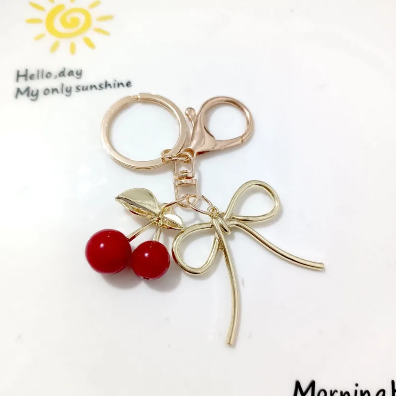 pendentif cerise couleur or k, version coréenne, accessoires en alliage, couvre chef fait à la main, porte clés en forme d'amour pendentif cerise couleur or k, version coréenne, accessoires en alliage, couvre chef fait à la main, porte clés en forme d'amour