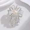 Uniforme Corsage ornement nœud broche Vintage élégant entièrement strass broche Style français argent noir broche femmes