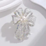 Uniforme Corsage ornement nœud broche Vintage élégant entièrement strass broche Style français argent noir broche femmes