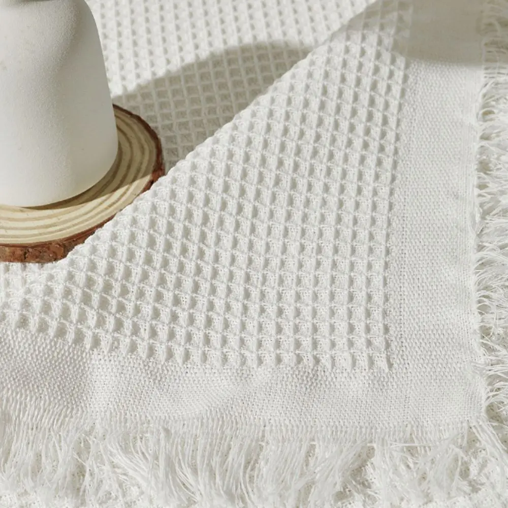 nappe à motif écossais avec pompons, anti poussière, couverture de meubles de style campagnard, rectangulaire, moderne, tapis de pique nique de jardin, salle à manger nappe à motif écossais avec pompons, anti poussière, couverture de meubles de style campagnard, rectangulaire, moderne, tapis de pique nique de jardin, salle à manger