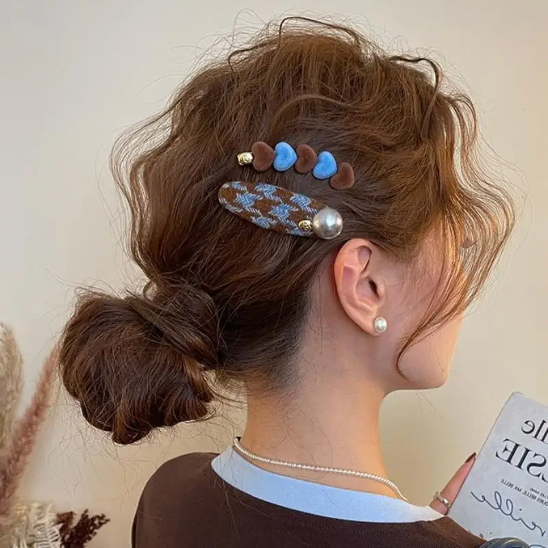 Épingles à cheveux à carreaux pour femmes et filles, 2 pièces, barrettes d'ornement de cheveux doux, pince à cheveux, accessoires de mode Épingles à cheveux à carreaux pour femmes et filles, 2 pièces, barrettes d'ornement de cheveux doux, pince à cheveux, accessoires de mode