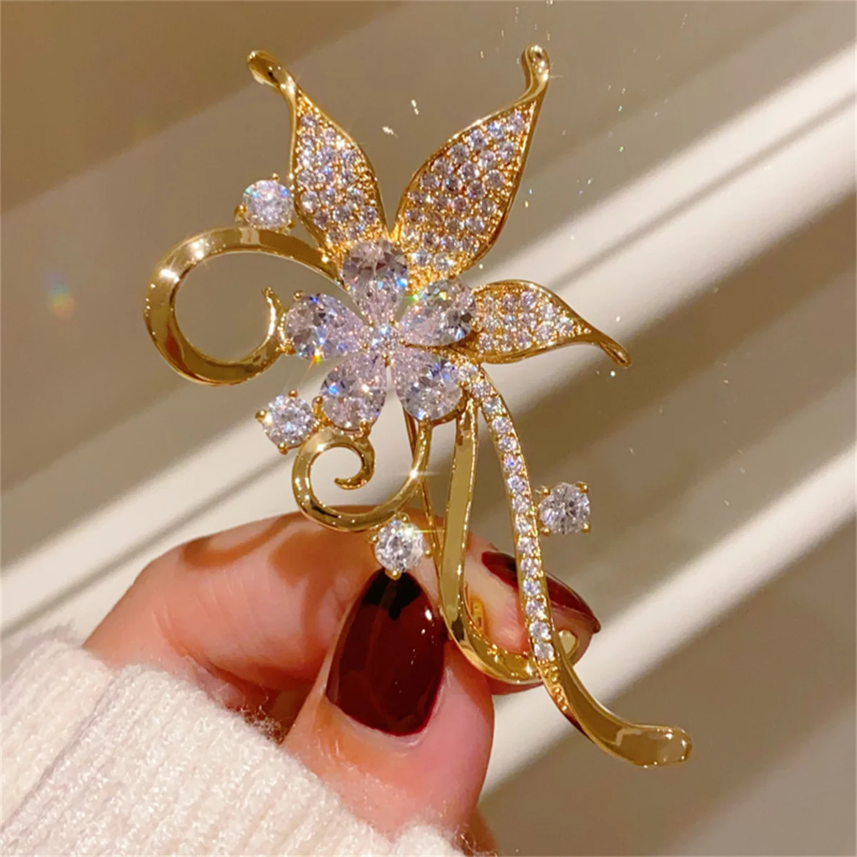 broche rétro exquise en forme de fleur de bauhinia, 1 pièce, élégante, romantique, breloque, bijoux tendance, accessoires, cadeau de fête d'anniversaire, festival broche rétro exquise en forme de fleur de bauhinia, 1 pièce, élégante, romantique, breloque, bijoux tendance, accessoires, cadeau de fête d'anniversaire, festival
