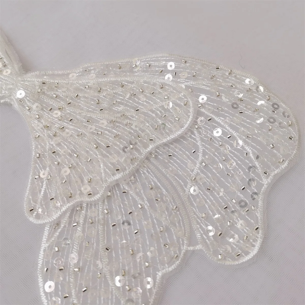 patchs en dentelle avec nœud brodé de perles argentées, voile de mariée, robe de mariée, vêtements, couvre chef, accessoires de couture patchs en dentelle avec nœud brodé de perles argentées, voile de mariée, robe de mariée, vêtements, couvre chef, accessoires de couture