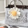 pendentif fleur de marguerite fait à la main au crochet pour sac à main, produits finis au crochet, porte clés à fleurs tricotées, accessoires au crochet