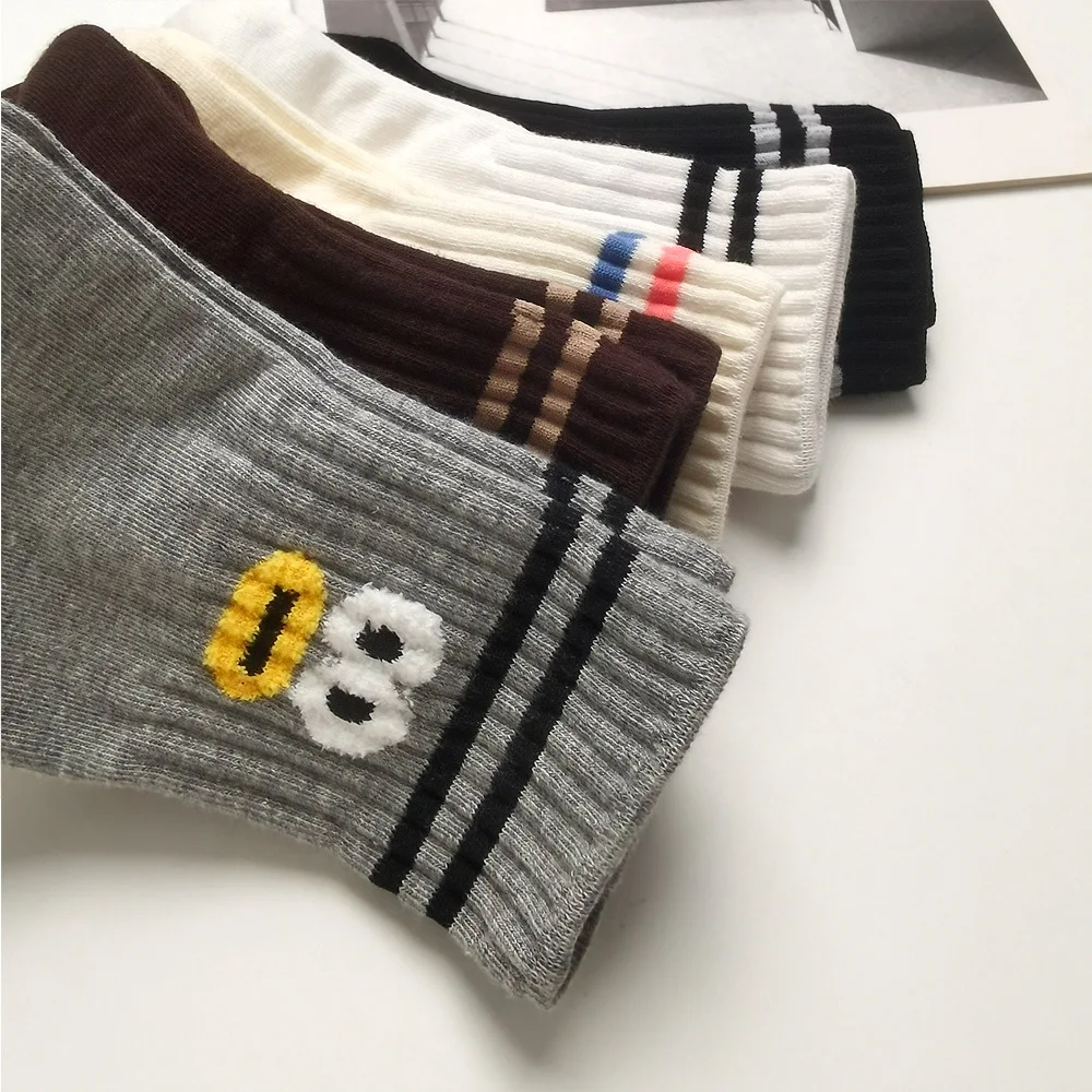 chaussettes de créateurs style coréen dessin animé mignon expression ludique chaussettes femmes à la mode japonais pur coton amusant original mi mollet chaussettes chaussettes de créateurs style coréen dessin animé mignon expression ludique chaussettes femmes à la mode japonais pur coton amusant original mi mollet chaussettes