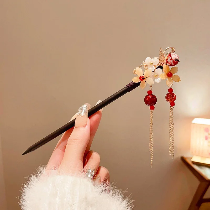 pince à cheveux élégante de style chinois, bâton à pompon, design floral traditionnel, accessoire de coiffure, bijoux pour femmes, épingle à cheveux, aiguille pour cheveux pince à cheveux élégante de style chinois, bâton à pompon, design floral traditionnel, accessoire de coiffure, bijoux pour femmes, épingle à cheveux, aiguille pour cheveux