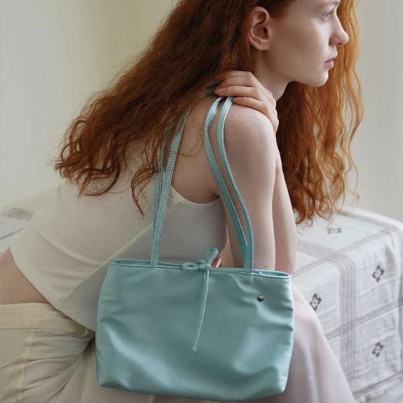 Sac à main français de Style Ballet de marque, sac à main Simple rétro en velours et Satin de haute qualité pour dames, petit sac carré à bandoulière sous les bras Sac à main français de Style Ballet de marque, sac à main Simple rétro en velours et Satin de haute qualité pour dames, petit sac carré à bandoulière sous les bras