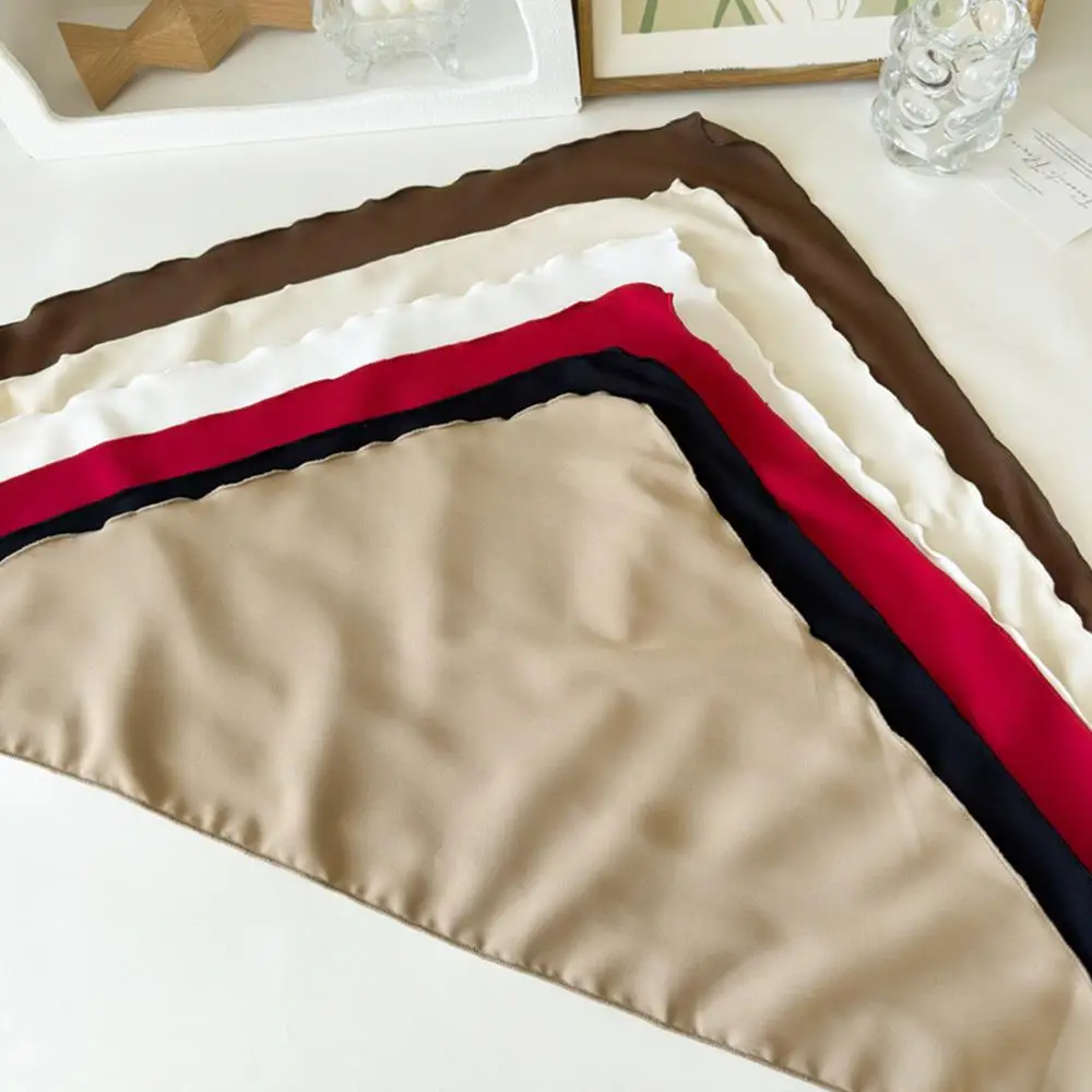 foulard triangle en satin de soie pour femmes, couleur unie, bandeau à lacets, voyage d'été, photo littéraire foulard triangle en satin de soie pour femmes, couleur unie, bandeau à lacets, voyage d'été, photo littéraire
