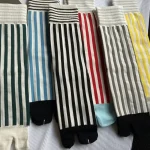 Chaussettes rétro colorées à bout rayé, Tube central fendu, en coton peigné, Harajuku, chaussettes Tabi japonaises pour femmes Chaussettes rétro colorées à bout rayé, Tube central fendu, en coton peigné, Harajuku, chaussettes Tabi japonaises pour femmes