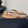 Tongs femmes bout fendu pantoufles mode polyvalent en plein air pantoufles plates diapositives d’été loisirs vacances chaussures de plage 2025 Tongs femmes bout fendu pantoufles mode polyvalent en plein air pantoufles plates diapositives d’été loisirs vacances chaussures de plage 2025