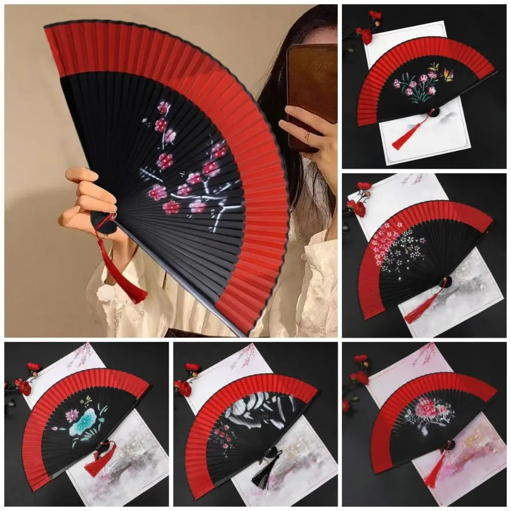 Éventail plié imprimé de fleurs de style chinois, exquis, portable, pompon, classique, rétro, kimono, décoration de la maison Éventail plié imprimé de fleurs de style chinois, exquis, portable, pompon, classique, rétro, kimono, décoration de la maison