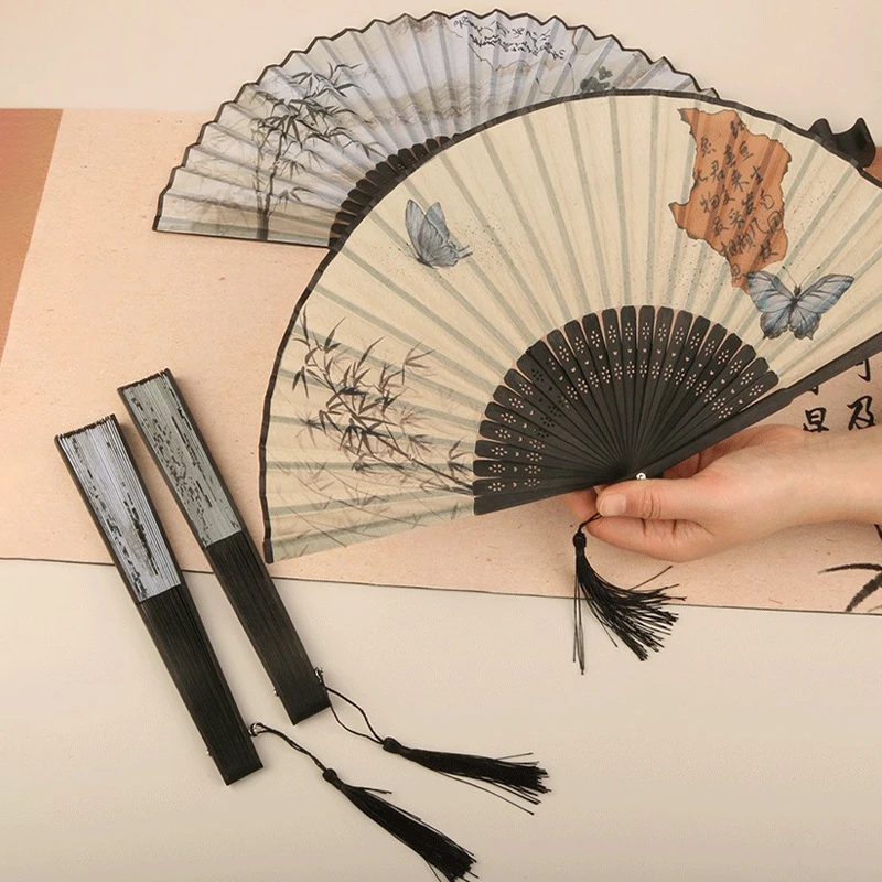Éventail pliant de style rétro pour femme, motif japonais, tissu rétro, artisanat d'art, cadeau, décoration de la maison, ornement, éventail à main dansant Éventail pliant de style rétro pour femme, motif japonais, tissu rétro, artisanat d'art, cadeau, décoration de la maison, ornement, éventail à main dansant