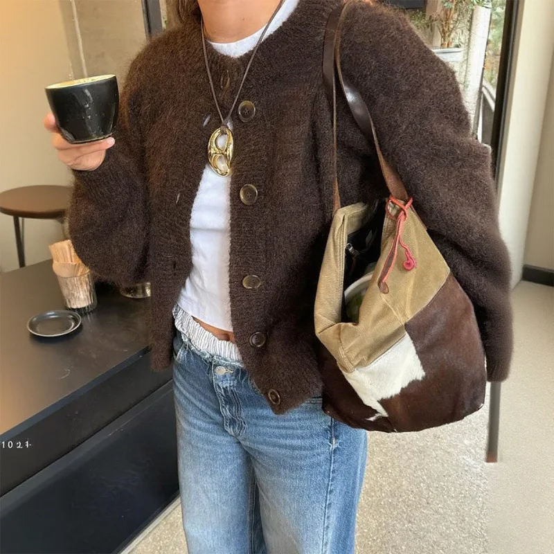 cardigan : pull ouvert sur le devant en tricot épais avec boutons en bois et bordure à franges, coupe décontractée à manches longues pour le bureau boho cardigan : pull ouvert sur le devant en tricot épais avec boutons en bois et bordure à franges, coupe décontractée à manches longues pour le bureau boho