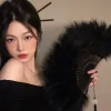 Éventail pliant en plumes lolita, éventail de danse de cour pour fille féerique douce, éventail à main de mariée, décoration de fête, cadeau, éventail en plumes gothiques foncées