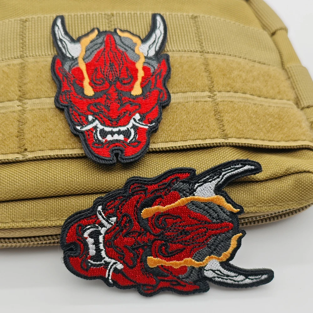 patch brodé de masque hannya rouge japonais avec support à crochet et boucle pour vêtements, sac à dos, chapeau, veste, gilet, appliques d'insigne de moral patch brodé de masque hannya rouge japonais avec support à crochet et boucle pour vêtements, sac à dos, chapeau, veste, gilet, appliques d'insigne de moral
