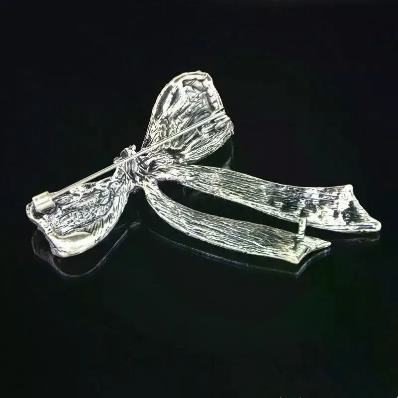 broches ornementales chics avec nœud en perles et strass vintage ; accessoire flexible pour tous les cadeaux de tenue pour femmes. broches ornementales chics avec nœud en perles et strass vintage ; accessoire flexible pour tous les cadeaux de tenue pour femmes.