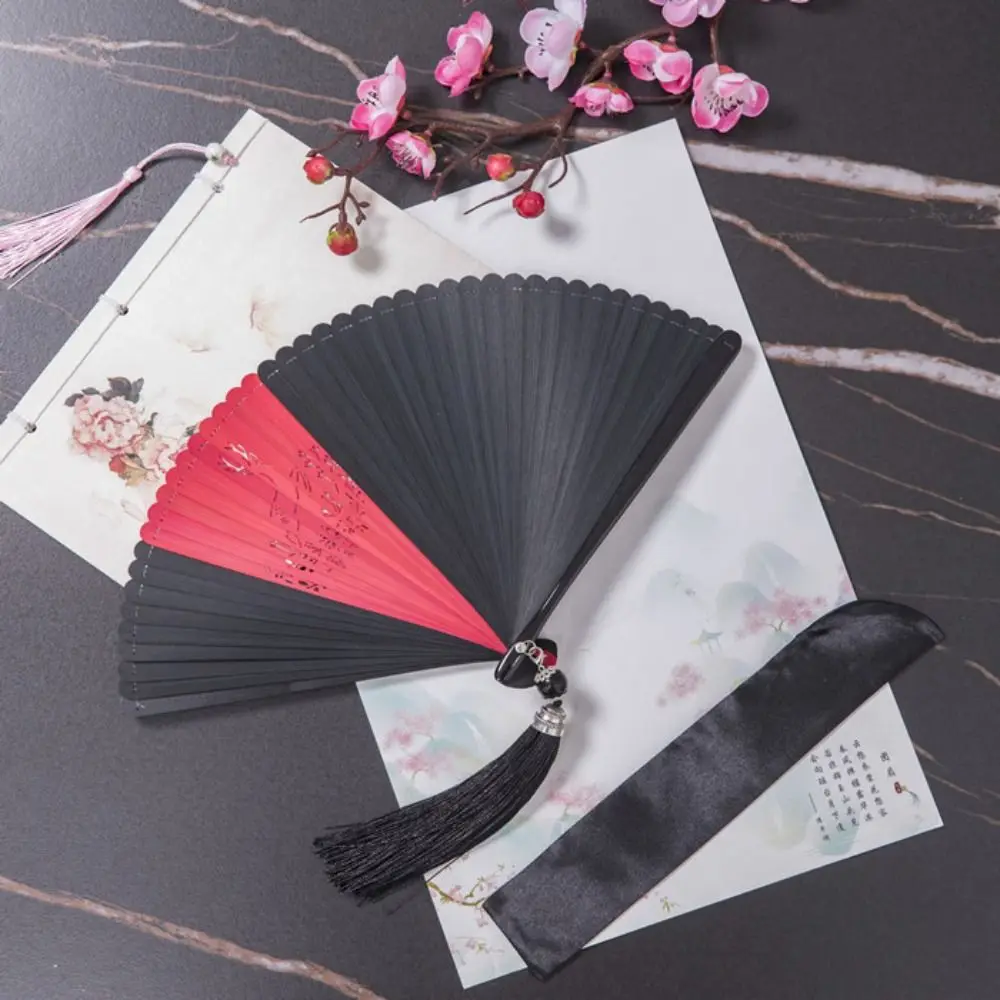 Éventail pliant classique japonais de style chinois, noir, portable, pour femmes, fait à la main, exquis, décoration de la maison Éventail pliant classique japonais de style chinois, noir, portable, pour femmes, fait à la main, exquis, décoration de la maison