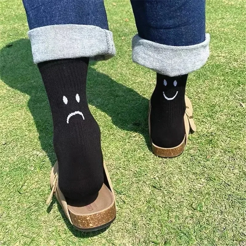nouvelle marque de marée derrière le visage qui pleure a b chaussettes créatives drôles sport couleur pure couples chaussettes marée coton chaussettes hommes femmes nouvelle marque de marée derrière le visage qui pleure a b chaussettes créatives drôles sport couleur pure couples chaussettes marée coton chaussettes hommes femmes