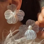 Mode coréenne grande fleur perle boucles d&rsquo;oreilles pour femmes nouveau Design boucles d&rsquo;oreilles pour femmes bijoux accessoires cadeau de fête