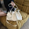 sac à dos en cuir d'inspiration vintage pour femmes, style rétro avec plusieurs poches et bretelles réglables