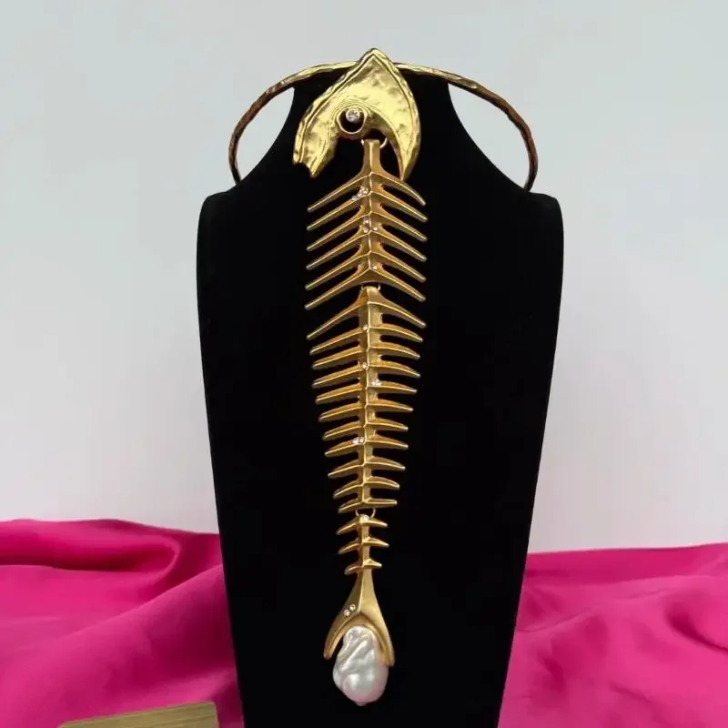 bijoux à la mode, marque exagérée, collier de déclaration, nouveauté, design en alliage, grand pendentif en os de poisson, ras du cou pour femmes bijoux à la mode, marque exagérée, collier de déclaration, nouveauté, design en alliage, grand pendentif en os de poisson, ras du cou pour femmes