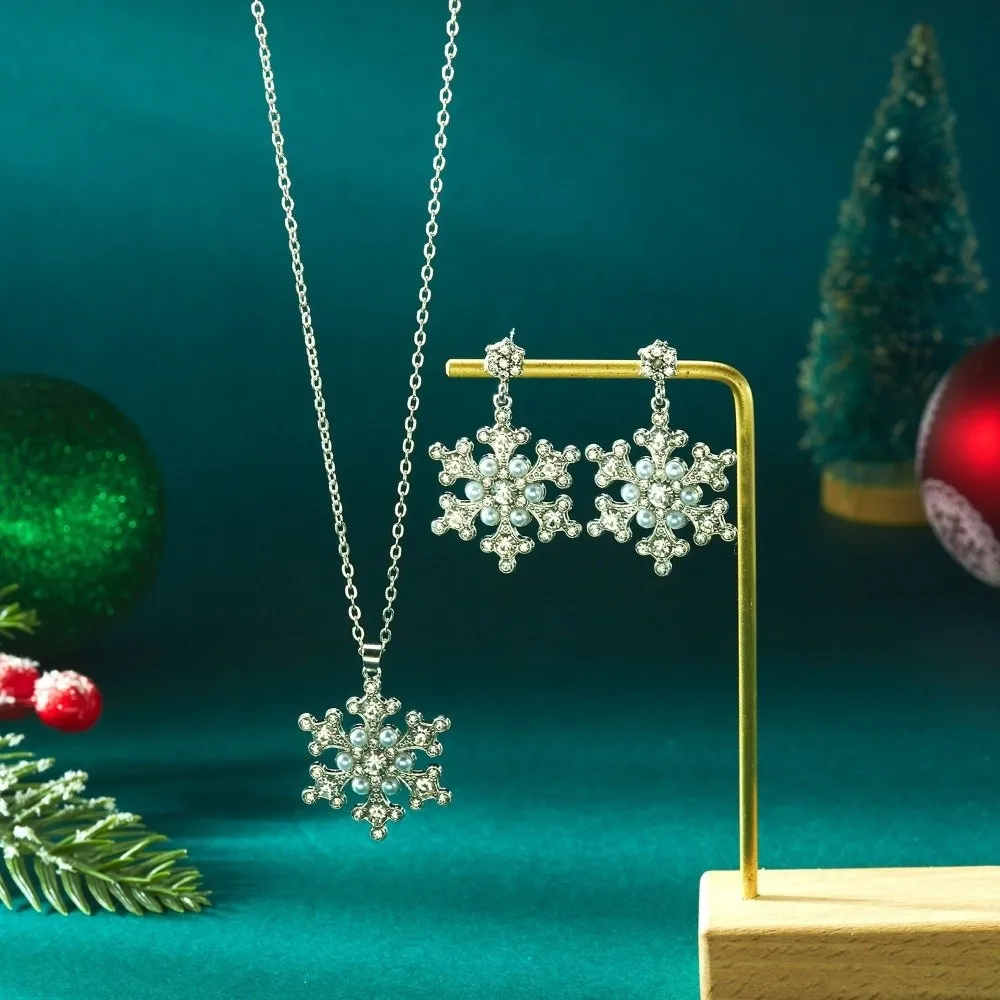 ensemble de bijoux de noël en alliage de zinc, pendentif en strass, boucles d'oreilles pendantes, collier flocon de neige coloré, quotidien ensemble de bijoux de noël en alliage de zinc, pendentif en strass, boucles d'oreilles pendantes, collier flocon de neige coloré, quotidien