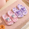 SANRIO Kuromi pantoufles de dessin animé filles et garçons chaussures coulissantes antidérapantes d&rsquo;intérieur sandales à bout ouvert pour enfants doux et confortables