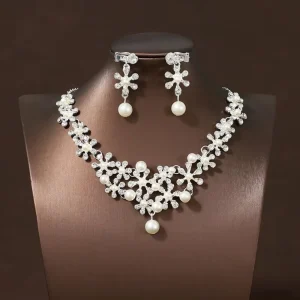 Ensemble de bijoux élégants en strass, collier de perles en alliage Vintage, oreilles, collier de fleurs scintillantes de Style coréen, thème de princesse Ensemble de bijoux élégants en strass, collier de perles en alliage Vintage, oreilles, collier de fleurs scintillantes de Style coréen, thème de princesse